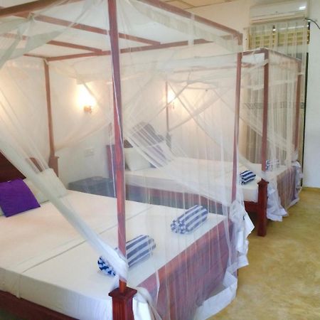 Aloha Beach Resort 탕갈레 외부 사진