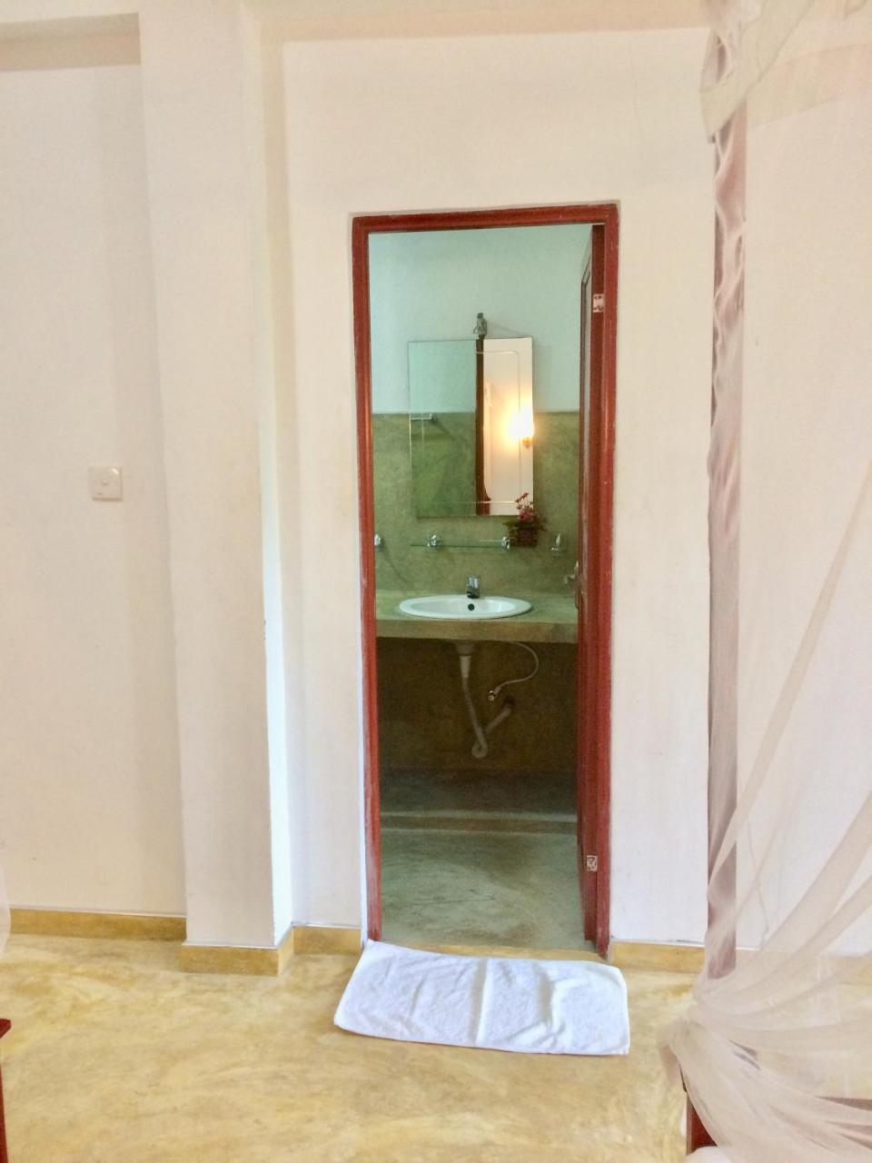 Aloha Beach Resort 탕갈레 외부 사진