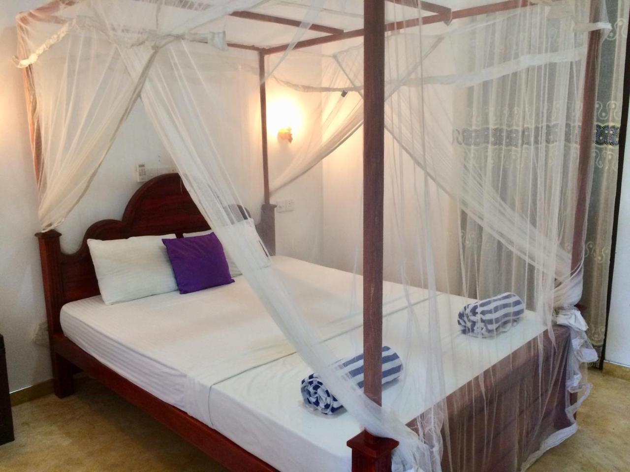 Aloha Beach Resort 탕갈레 외부 사진