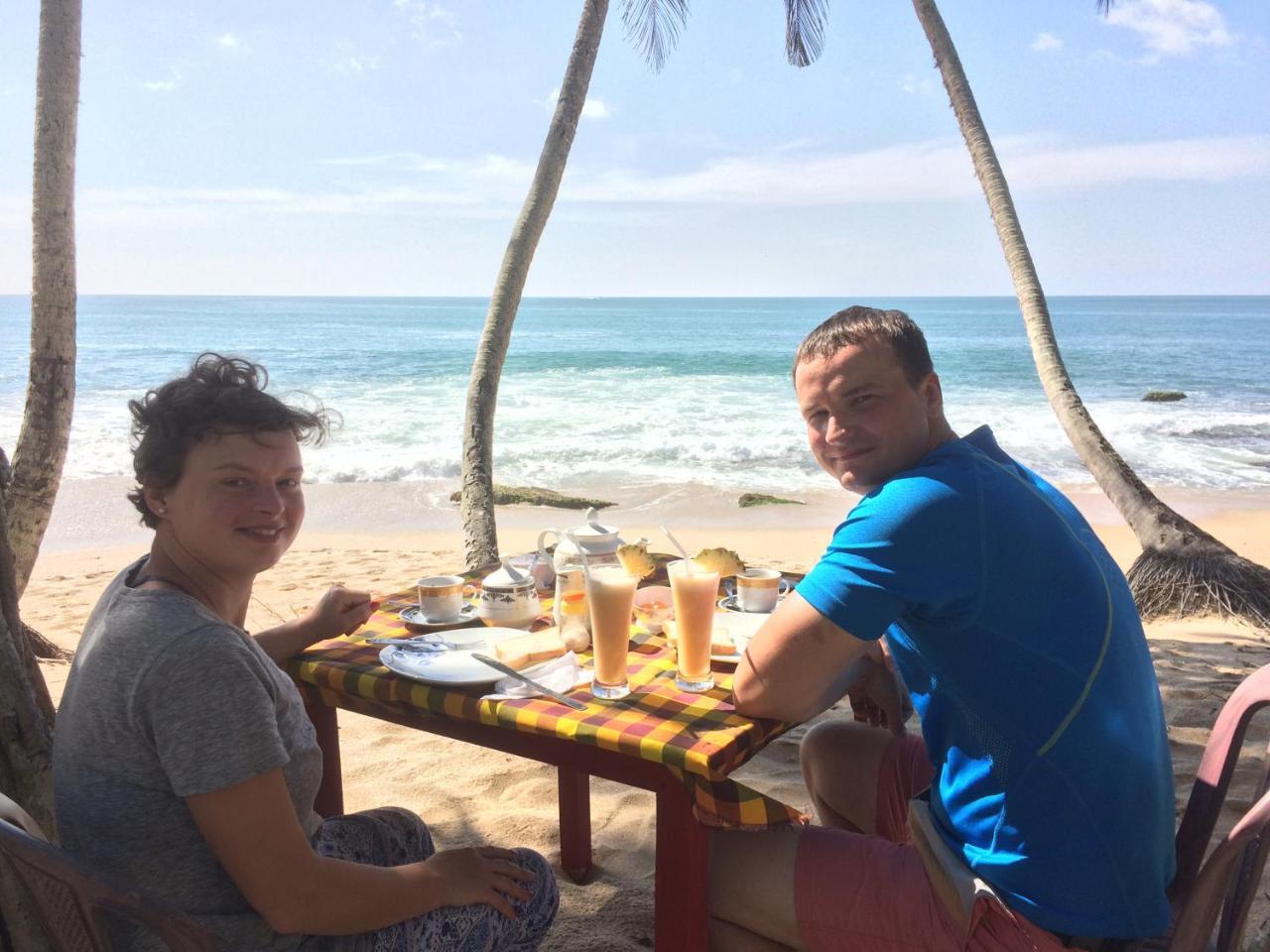 Aloha Beach Resort 탕갈레 외부 사진