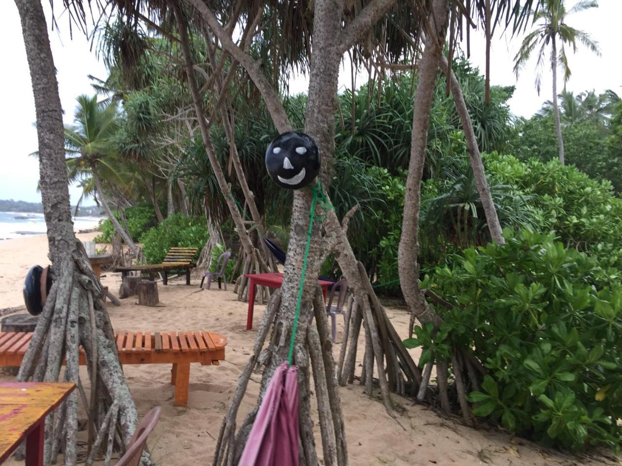 Aloha Beach Resort 탕갈레 외부 사진