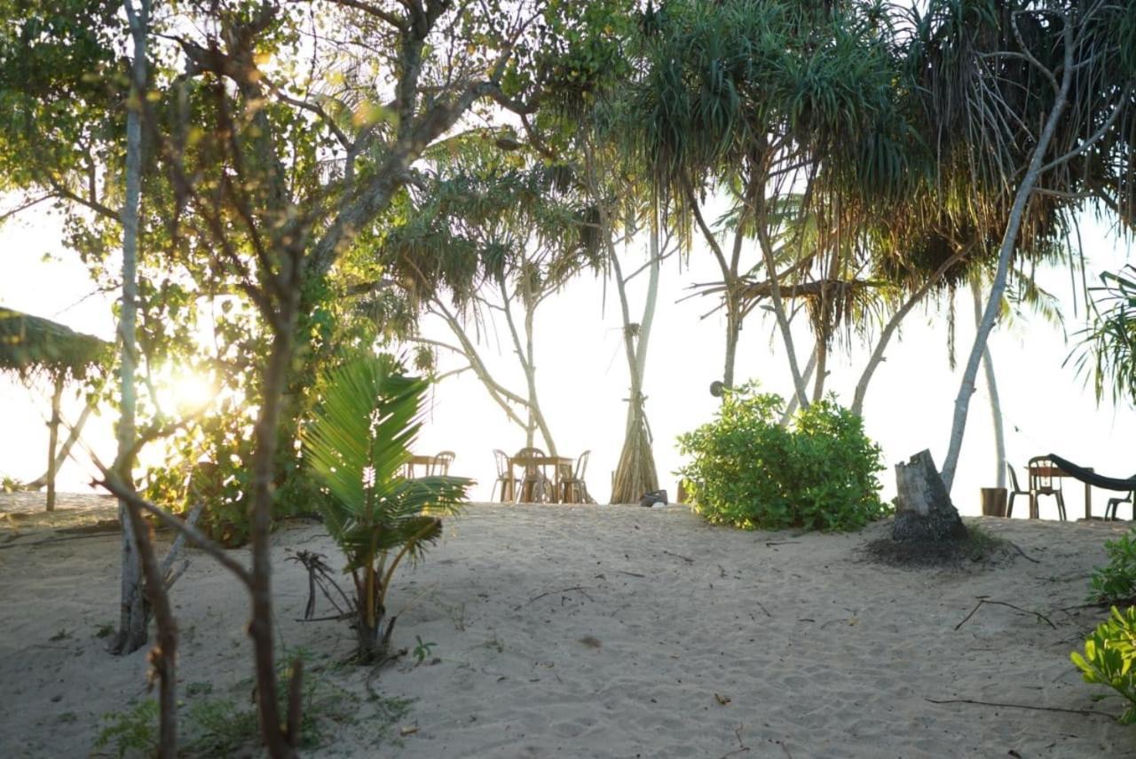 Aloha Beach Resort 탕갈레 외부 사진