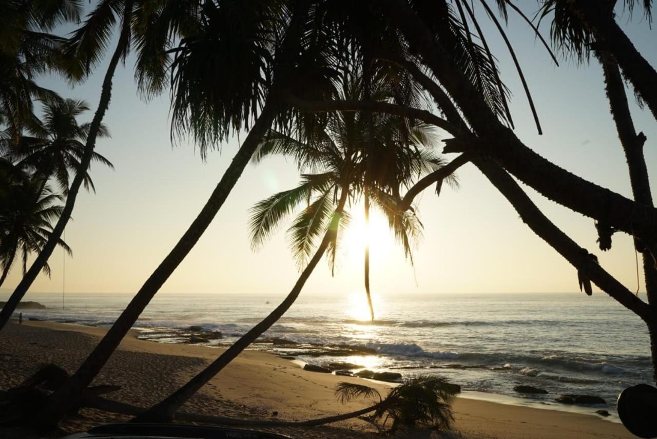 Aloha Beach Resort 탕갈레 외부 사진